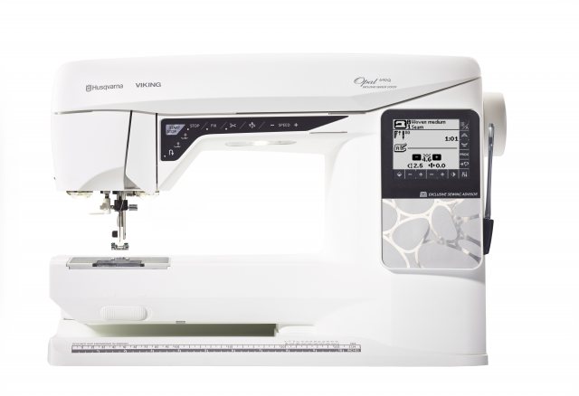 Husqvarna Sewing Machines Husqvarna OPAL 690Q + Free Bundle worth £75.00