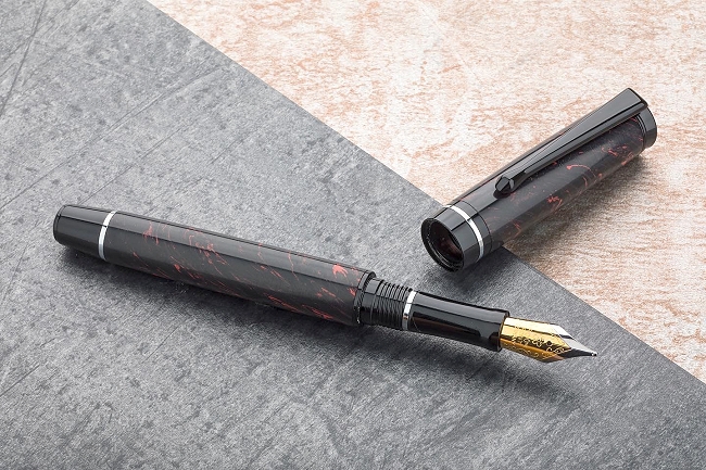 Beaufort Ink Cyclone fountain pen kit with black chrome fittings and chrome accents - Image 4