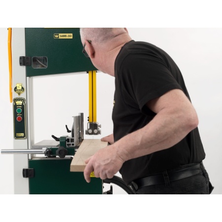Sabre 350 Cutting Hard Wood Timber