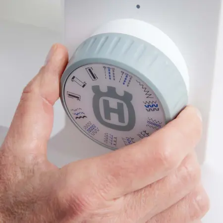 Close-up of stitch selector dial on Husqvarna Viking Onyx 15 sewing machine
