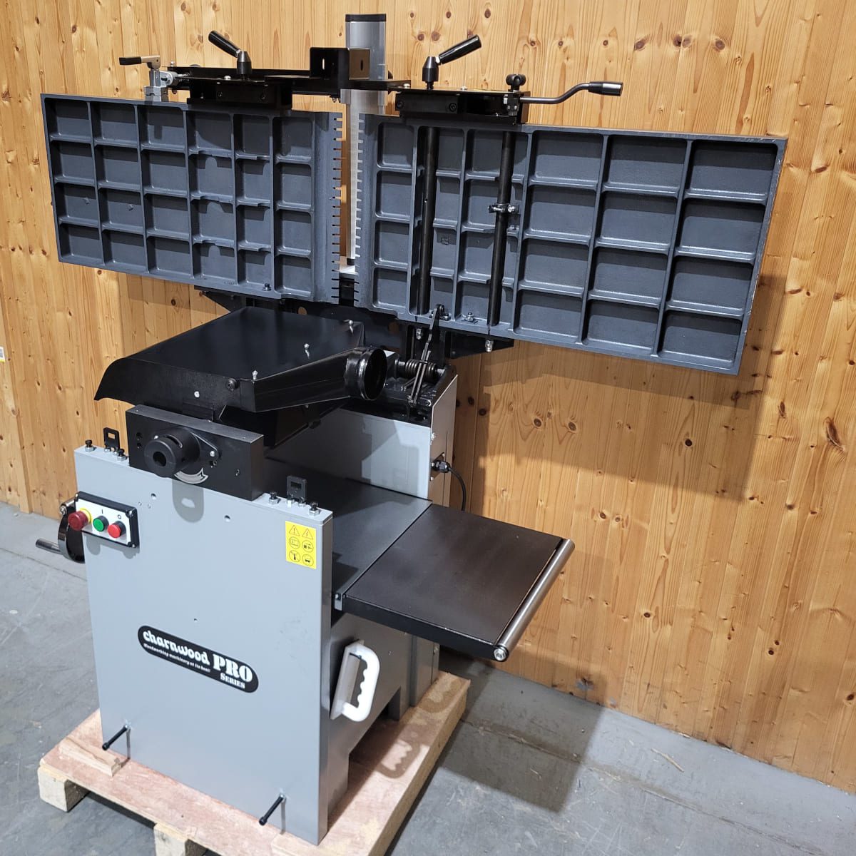 Charnwood Pro 16" x 9" Planer Thicknesser With 72 Carbide Cutters In 4 Spiral Rows - Image 13